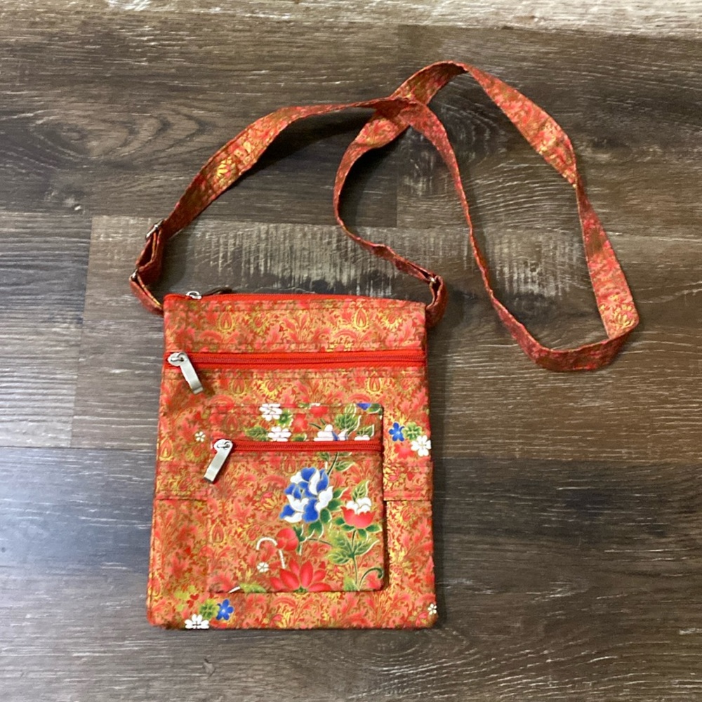 Byte I crossbody Bag